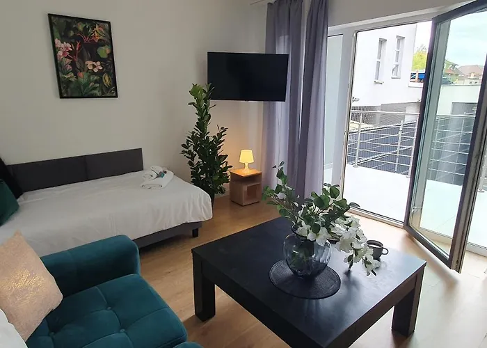 Vesta M52 Free Parking 3*