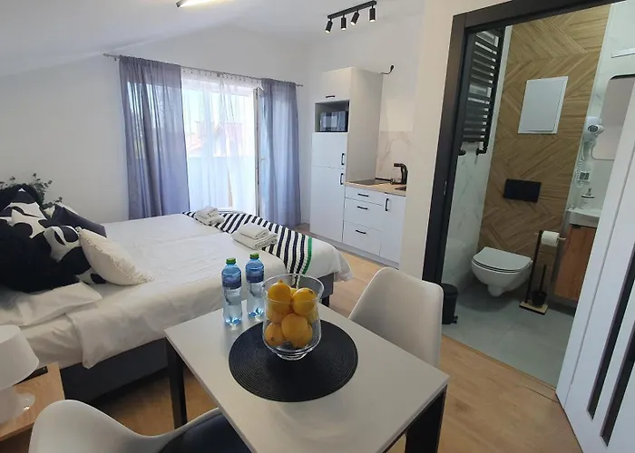 Vesta M52 Free Parking