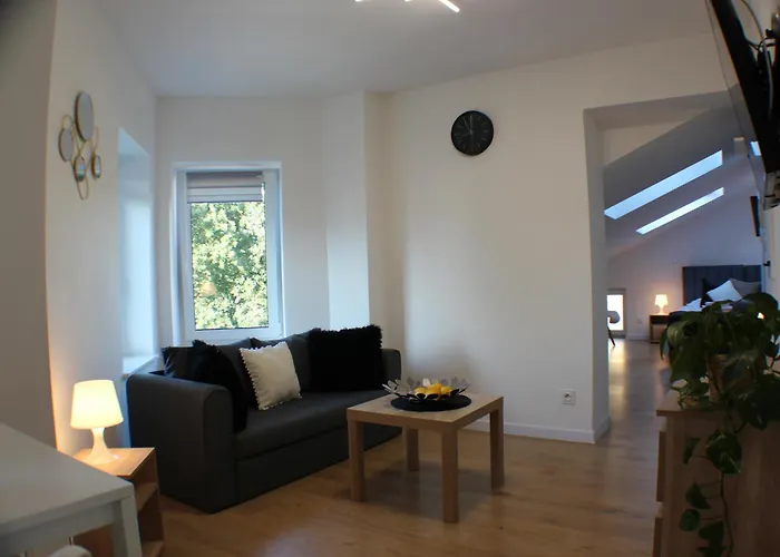 Vesta M52 Free Parking シュチェチン